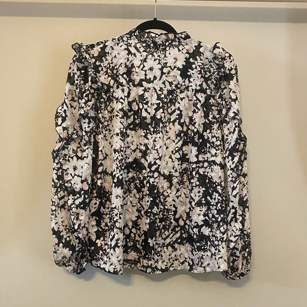 Express Metallic Floral Ruffle Top - Picture 2 of 6